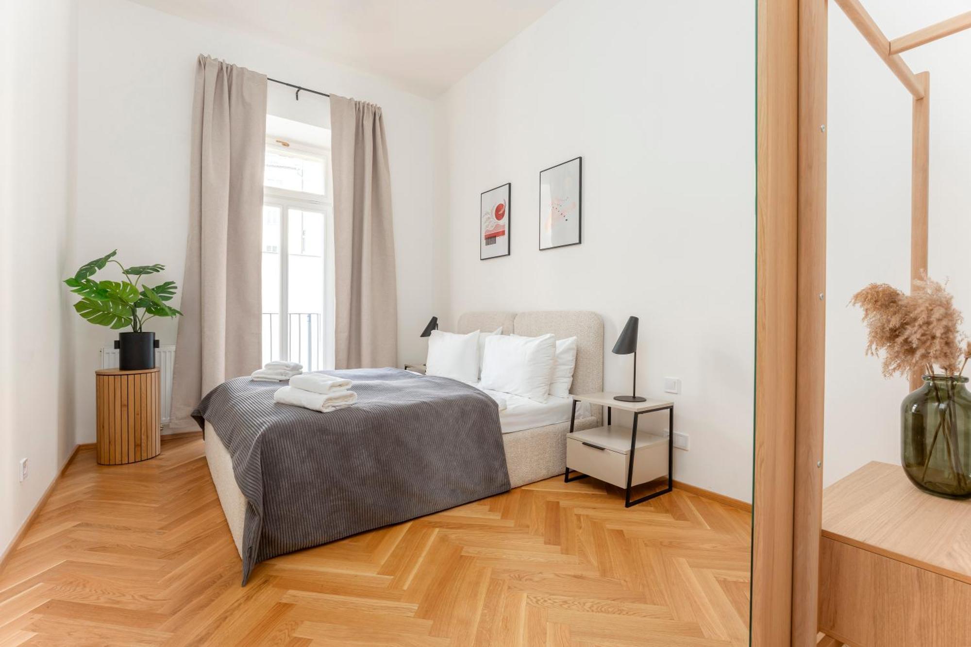Apartment Visit Oomph Prag